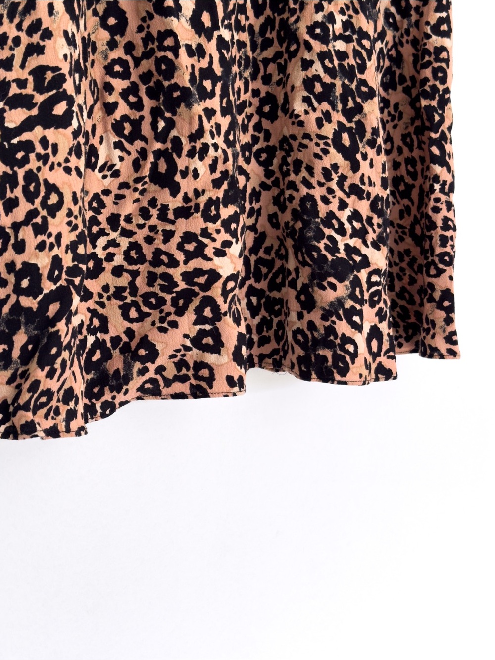 Aritzia Wilfred Leopard Print Midi Skirt - Size 4 - Picture 4 of 11